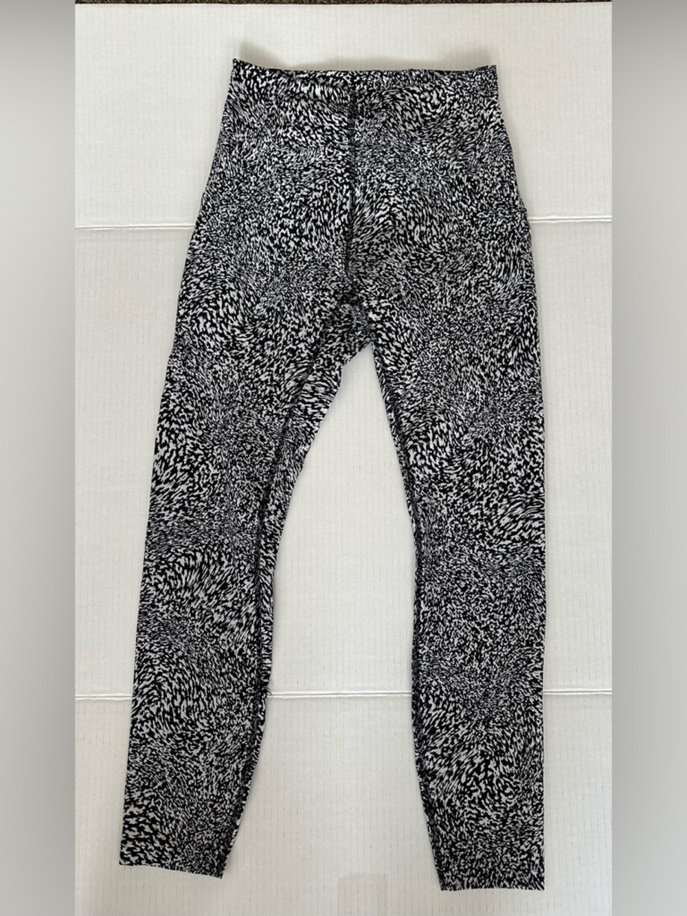 lululemon athletica Black & White Abstract Print Top